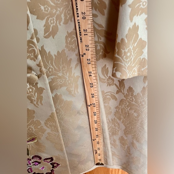 Sigrid Olsen Elegant Embroidered Cream and Gold Brocade Jacket Size 10 Buttons - Picture 13 of 17